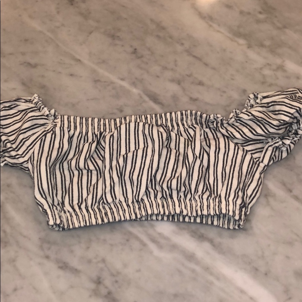 Brandy Melville White/Navy Crop Top Short Sleeve